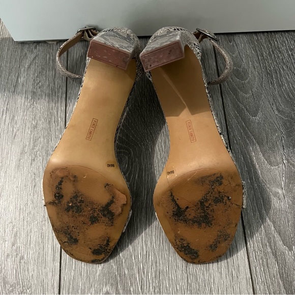 Vince Camuto VP Bendiva Snakeskin Heels - Picture 7 of 9